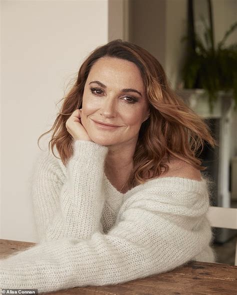 Sarah Parish is an outstanding English actress. Sarah has been starring in a great deal of TV series like the Pillars of the Earth, Peak Practice, Hearts, and Bones, etc. Parish lined in the comedy The Wedding Date and romance The Holiday. Nude Roles in Movies: Sirens (2002)
